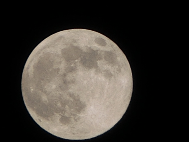 スーパームーン