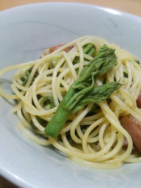 オクラの平鉢にタラの芽のパスタ