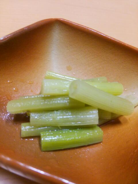 ひし形向付に山蕗