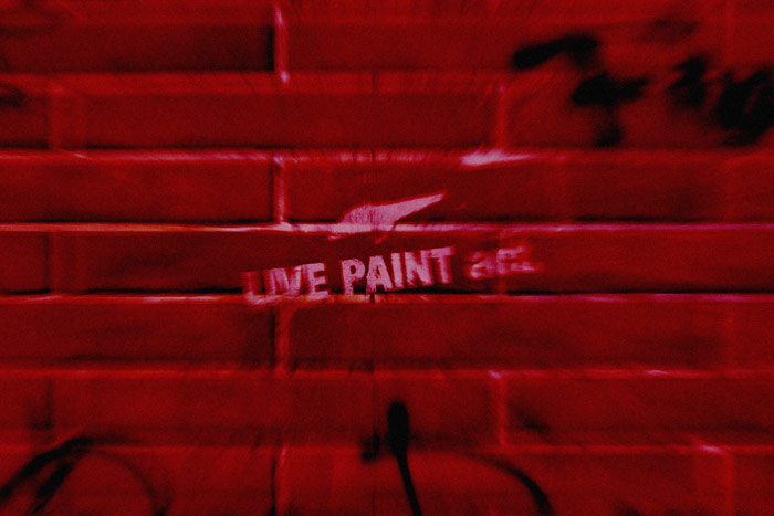 LIVE PAINT