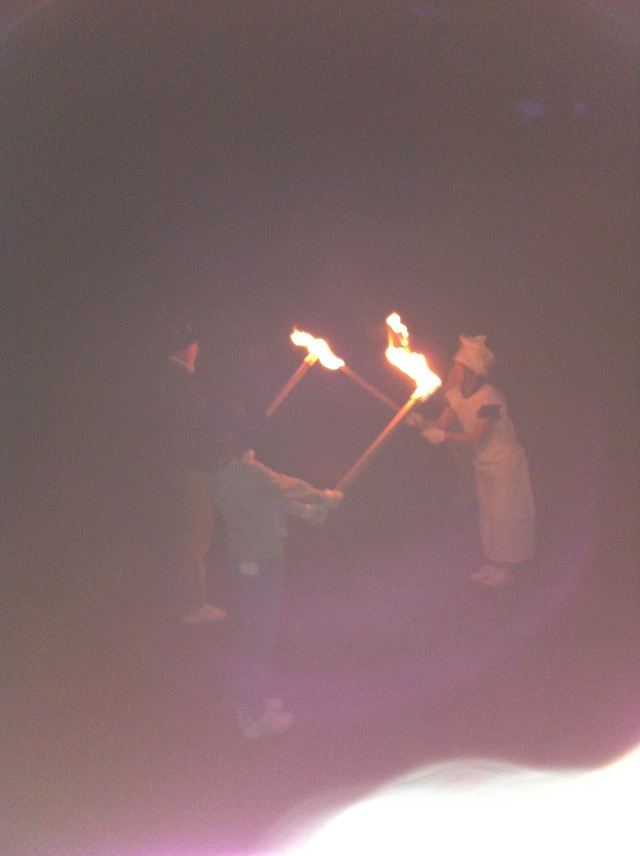 営火長から火を分けてもらい・・・