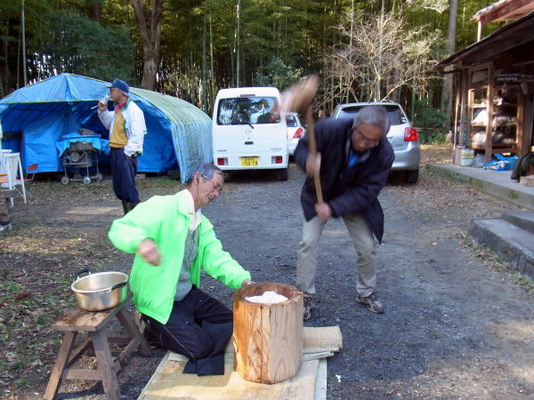 餅つき３